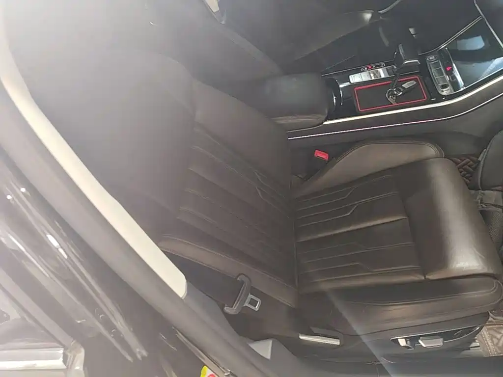 Audi A8 — миниатюра 25
