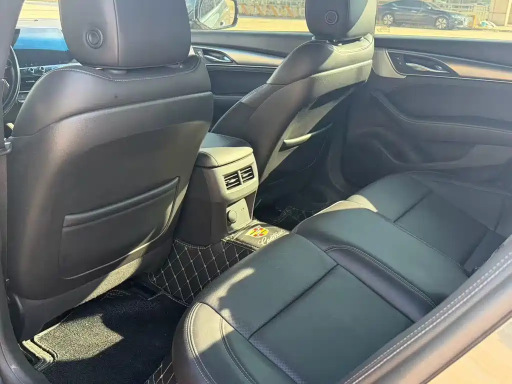Cadillac CT5 — миниатюра 6