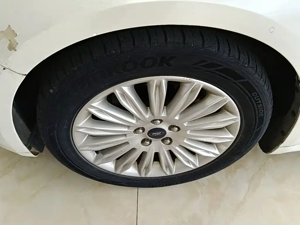 Ford Mondeo — миниатюра 23