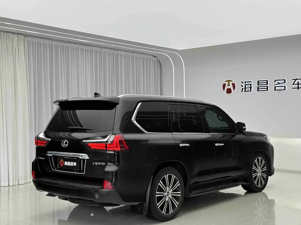 Lexus LX — миниатюра 10