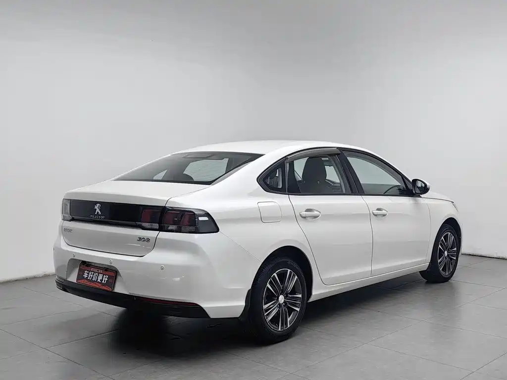 Peugeot 308 — миниатюра 2