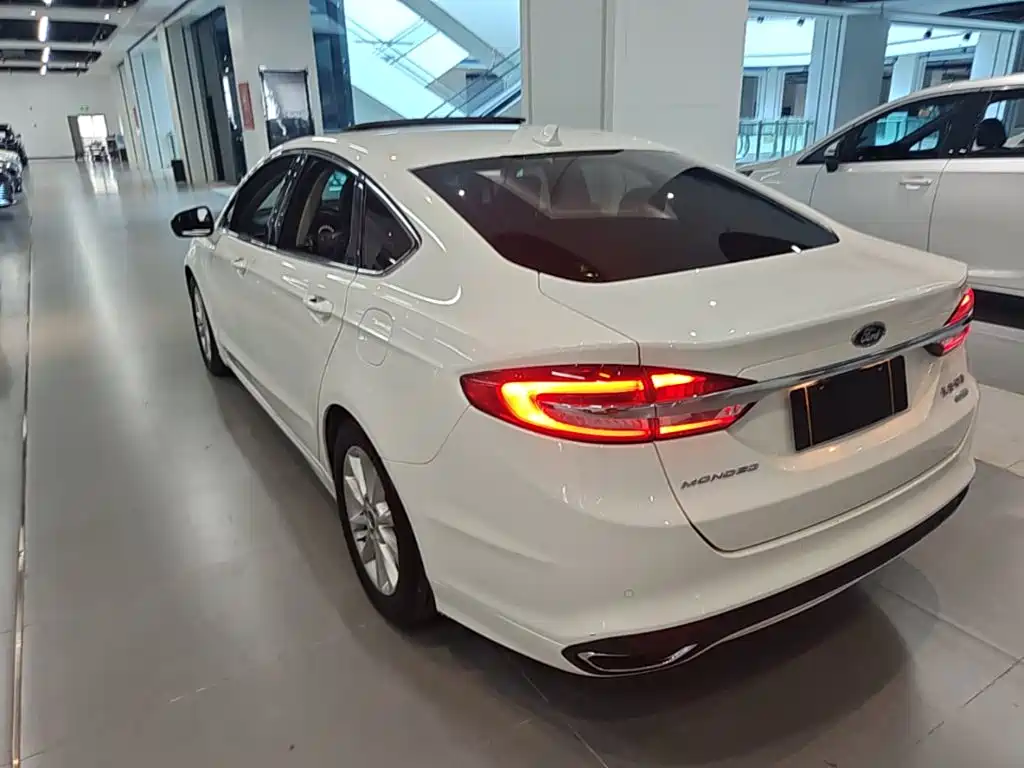 Ford Mondeo — миниатюра 5