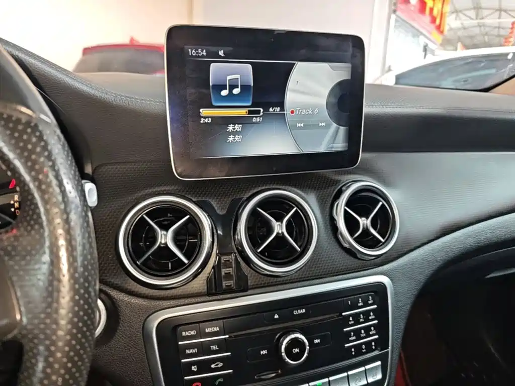 Mercedes-Benz GLA — миниатюра 13