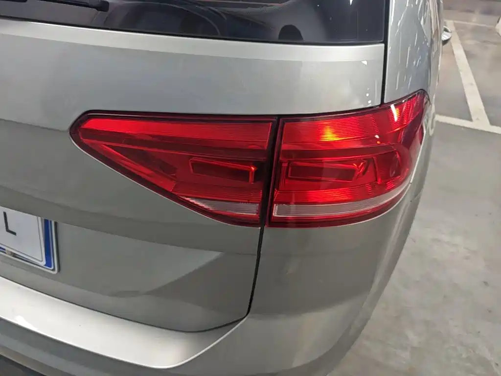 Volkswagen Touran — миниатюра 8