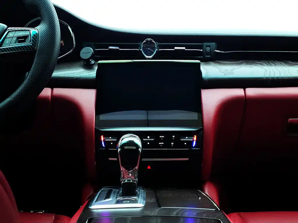 Maserati Quattroporte — миниатюра 24