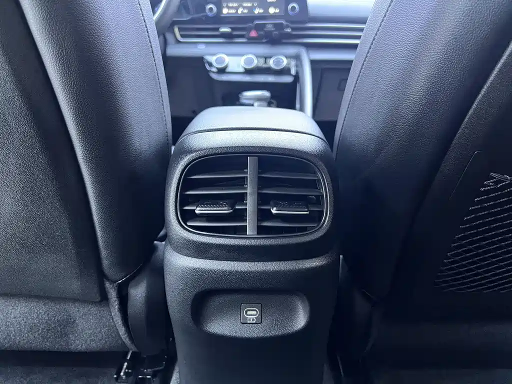 Hyundai Elantra — миниатюра 14