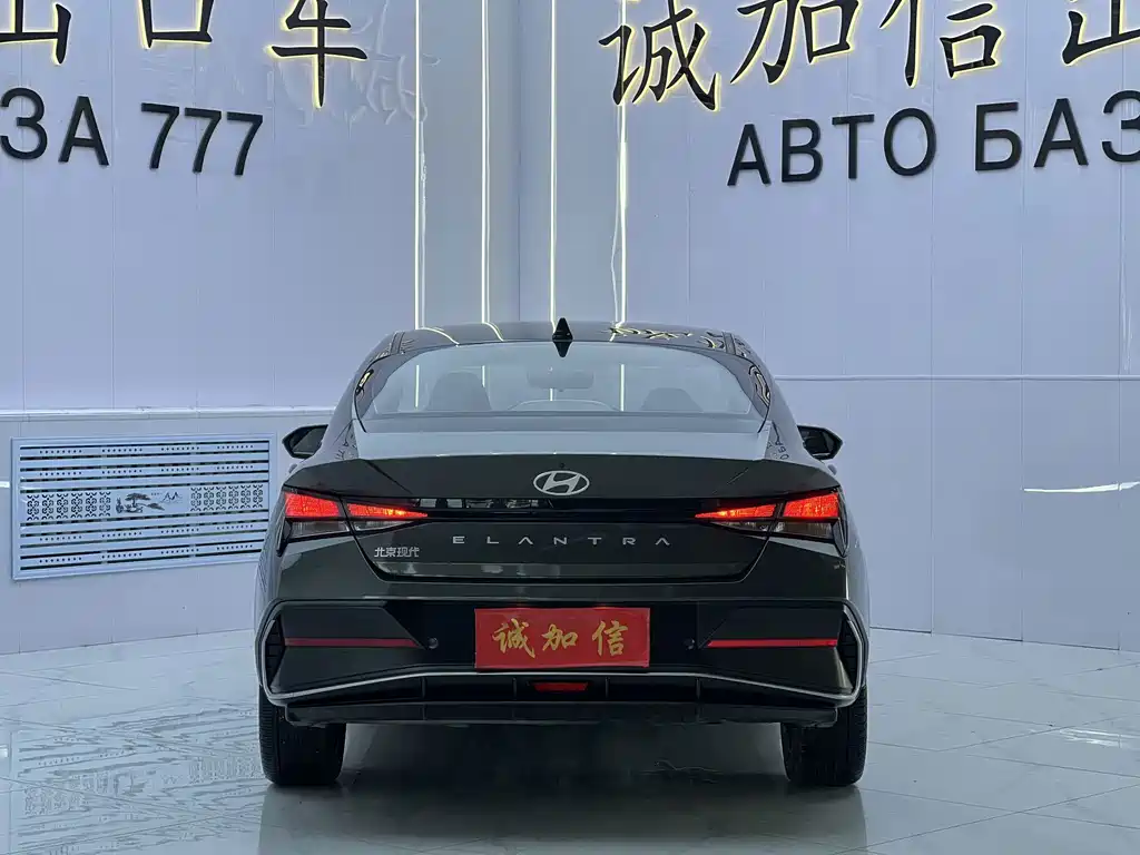 Hyundai Elantra — миниатюра 5