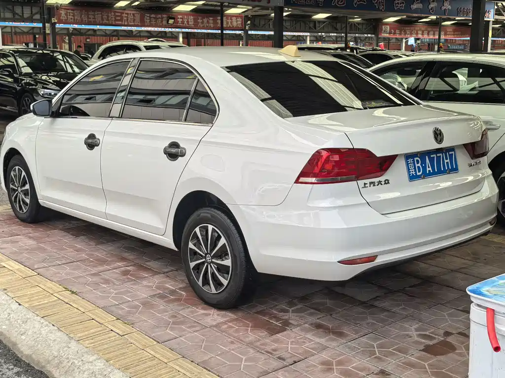 Volkswagen Santana — миниатюра 3