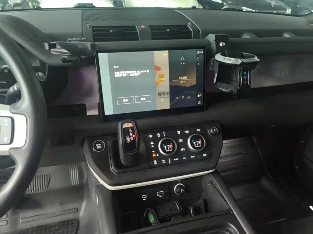 Land Rover Defender — миниатюра 13