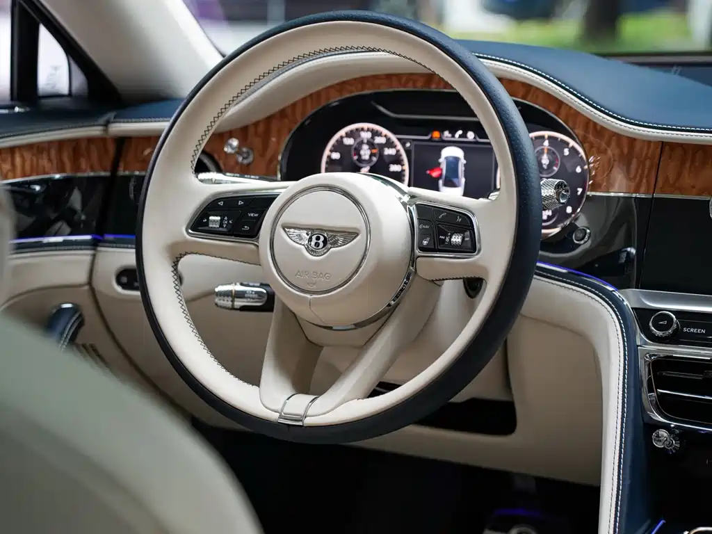 Bentley Flying Spur — миниатюра 28
