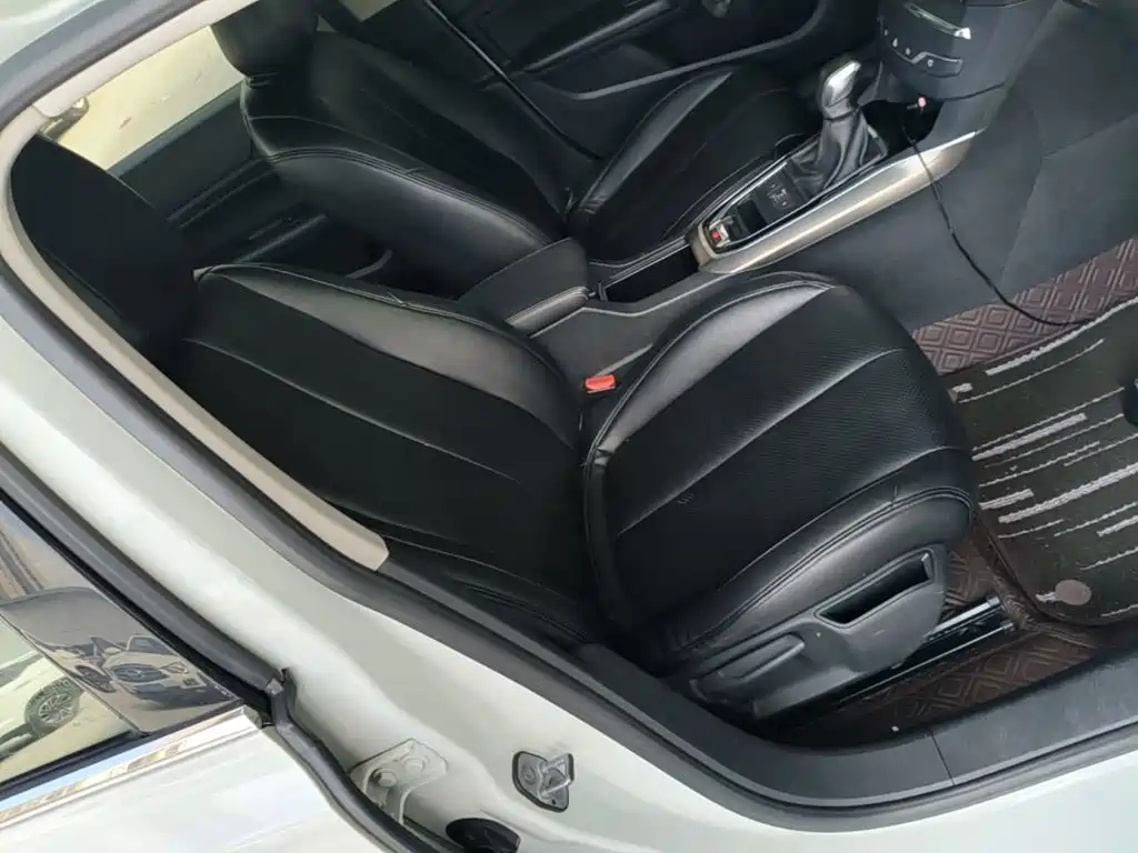 Peugeot 408 — миниатюра 25