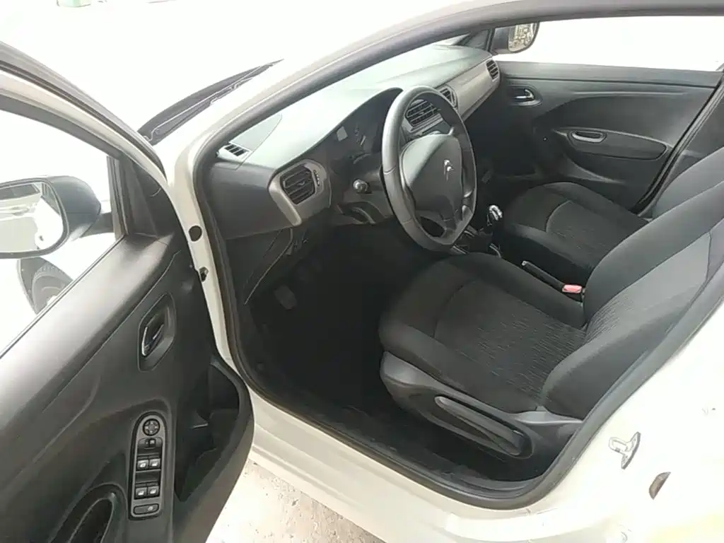 Citroen Elysee — миниатюра 16