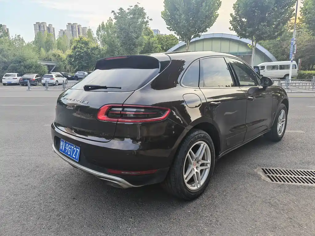 Porsche Macan — миниатюра 10