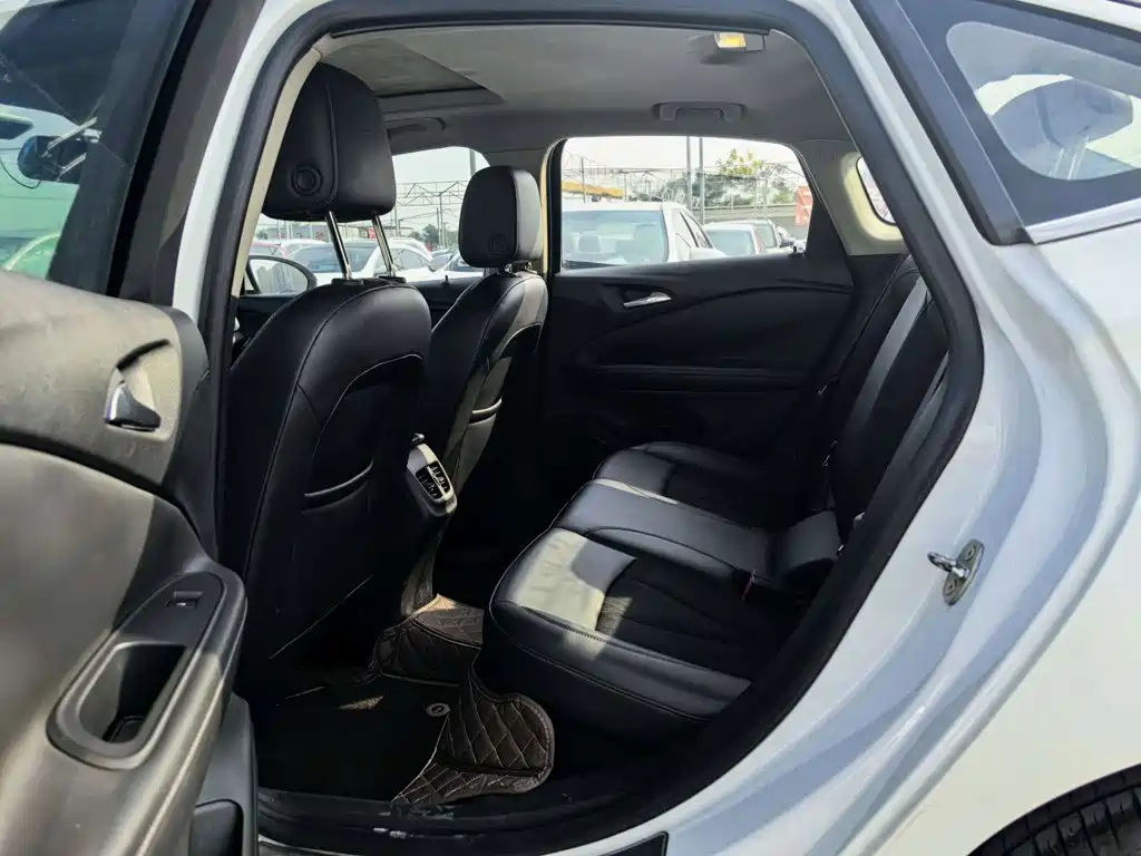 Buick Verano — миниатюра 14