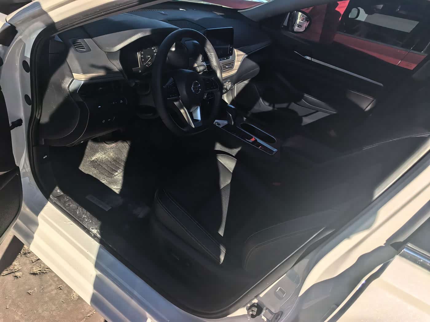 Nissan Teana 2.0 л 2021 г. Белый, пробег 43000 км