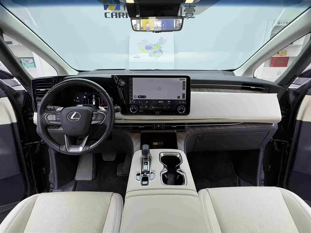 Lexus LM — миниатюра 12