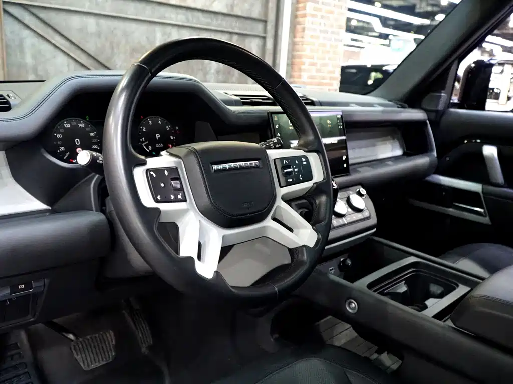 Land Rover Defender — миниатюра 6