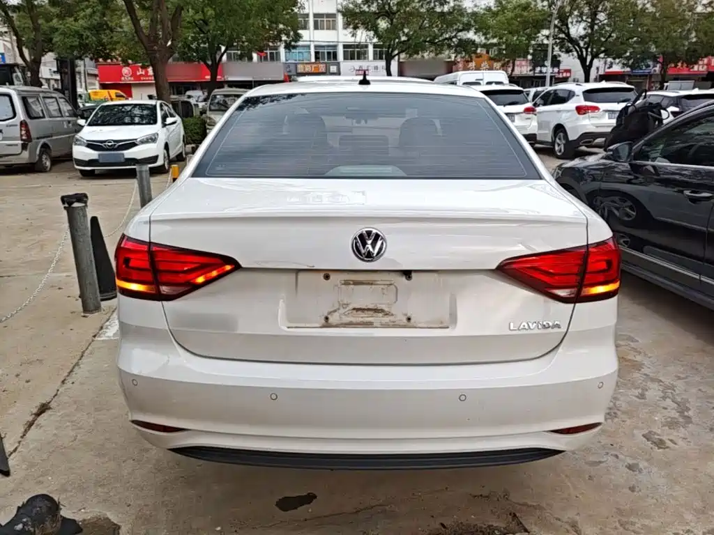 Volkswagen Lavida — миниатюра 6
