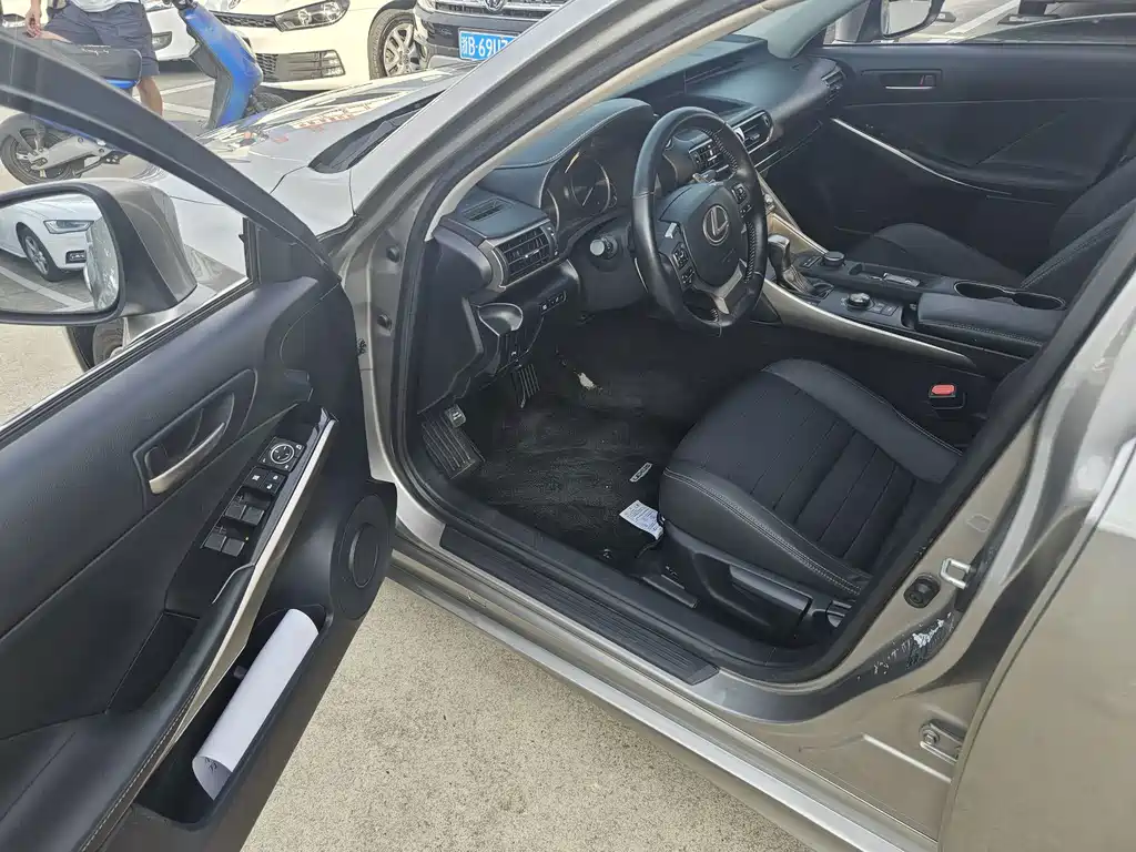 Lexus IS — миниатюра 4