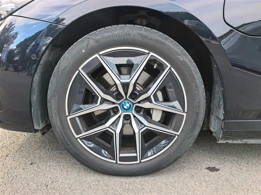 BMW i5 — миниатюра 8