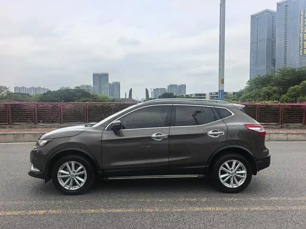 Nissan Qashqai — миниатюра 17