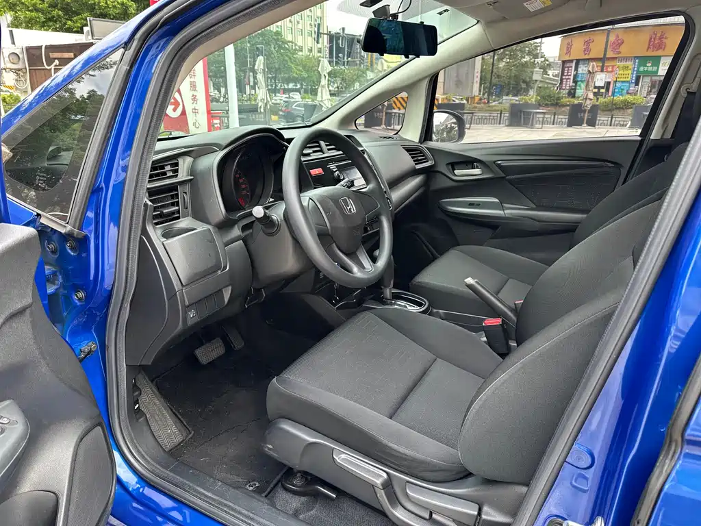 Honda Fit — миниатюра 4