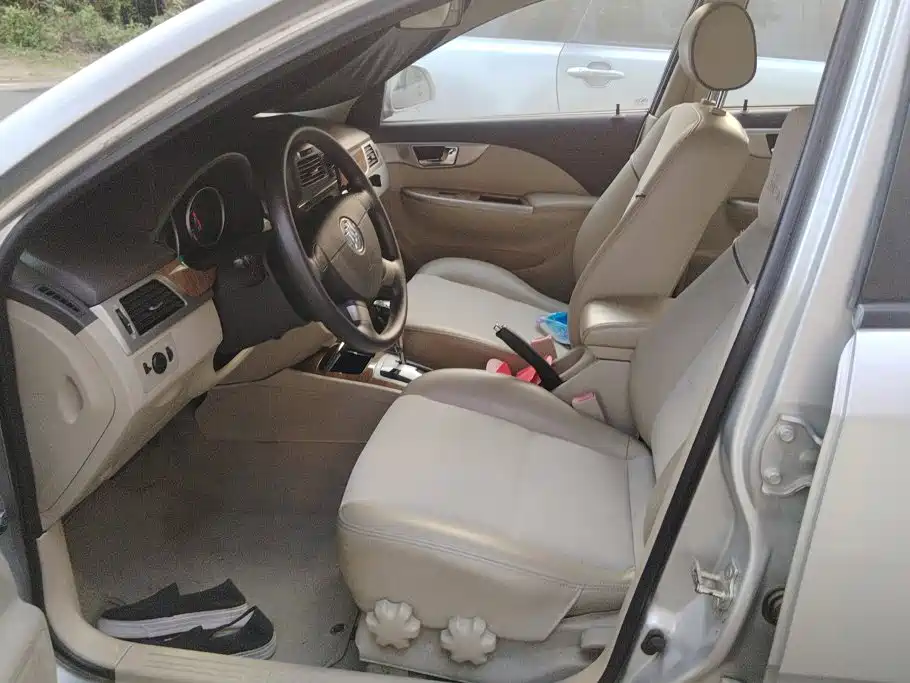 Buick Excelle — миниатюра 9