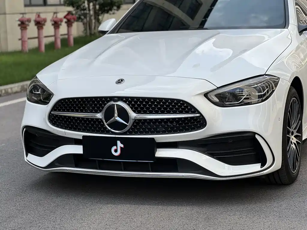 Mercedes-Benz C-Class — миниатюра 16