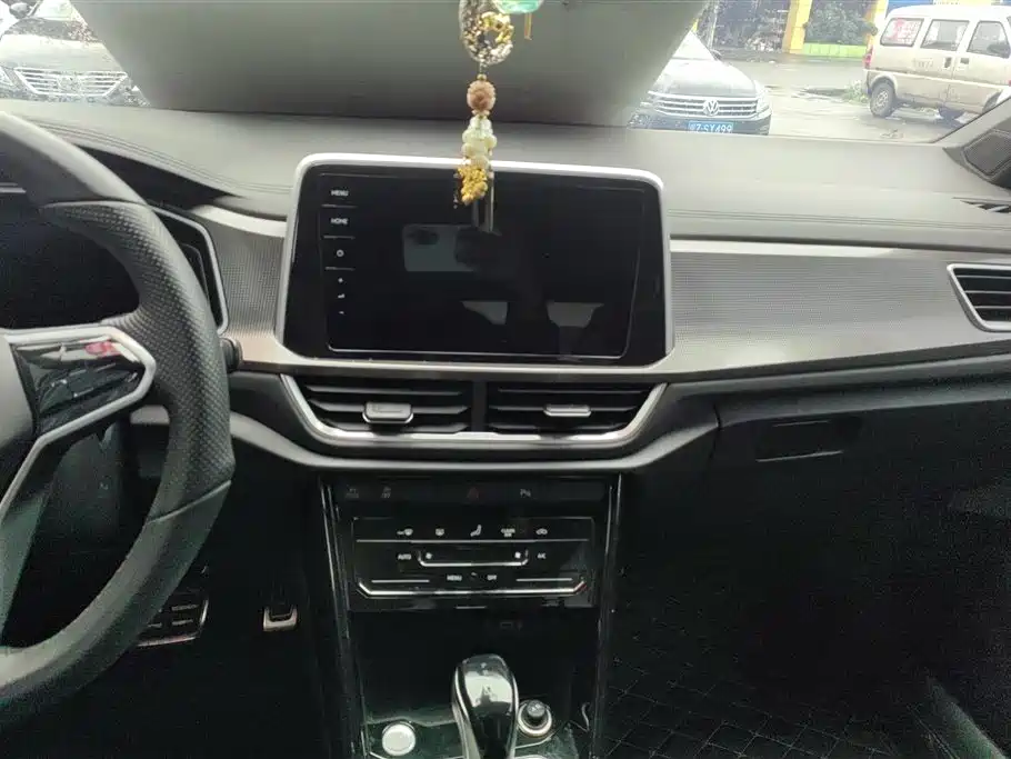 VOLKSWAGEN T ROC EXPLORING SONGS