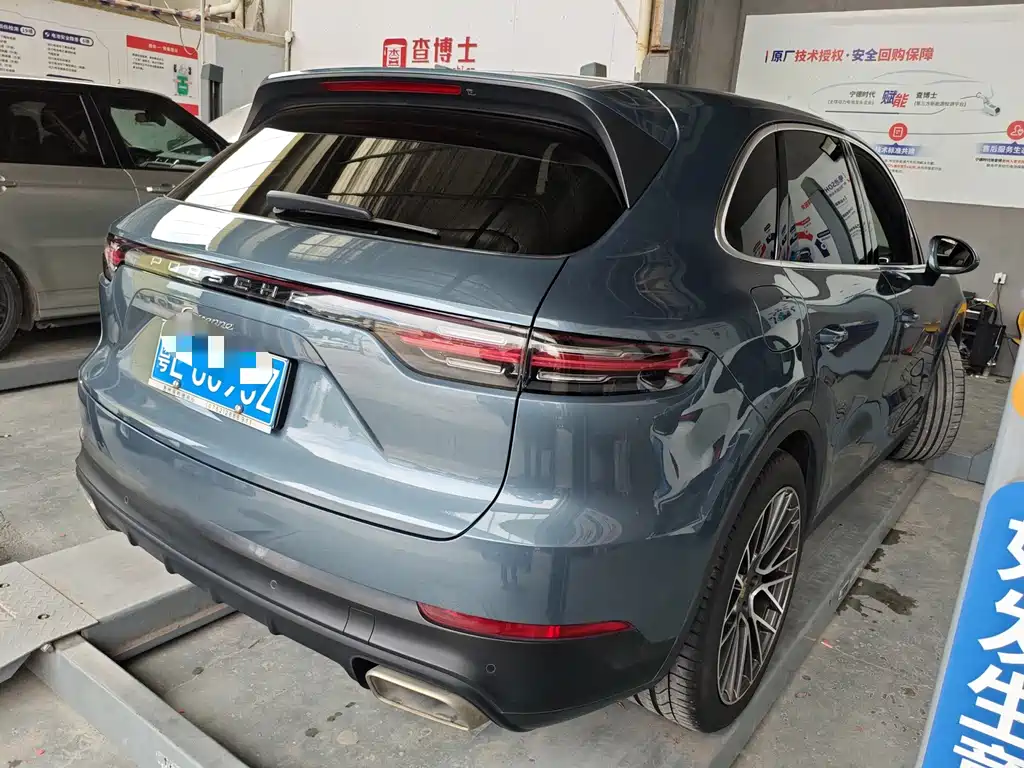 Porsche Cayenne — миниатюра 2