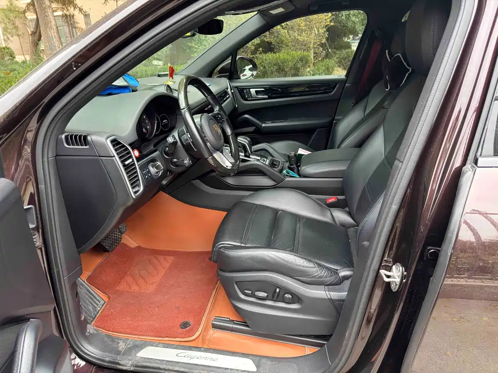 Porsche Cayenne — миниатюра 3