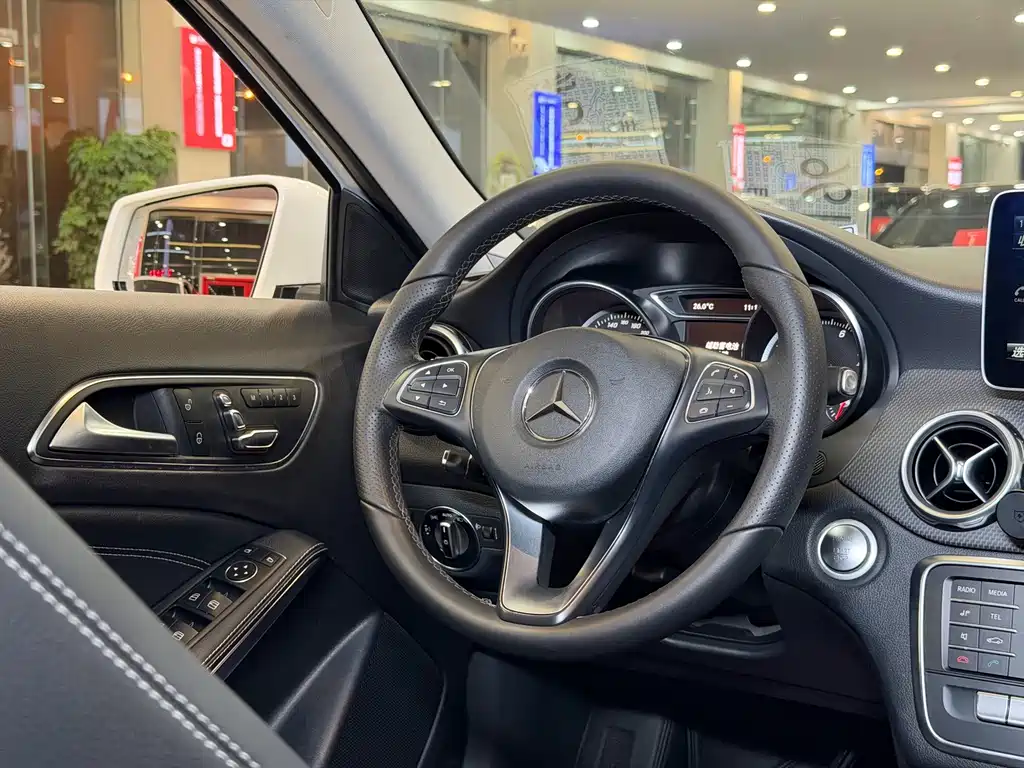 Mercedes-Benz GLA — миниатюра 15
