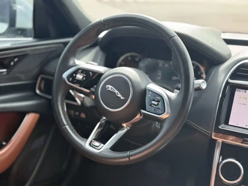 Jaguar XEL — миниатюра 8