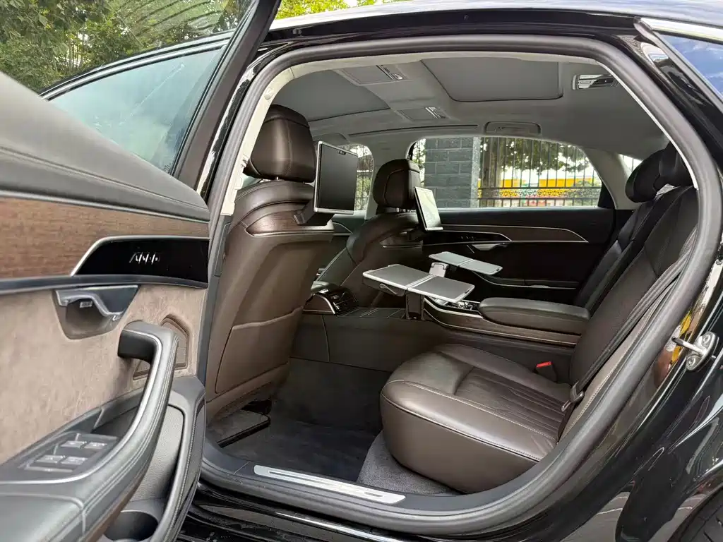 Audi A8 — миниатюра 6