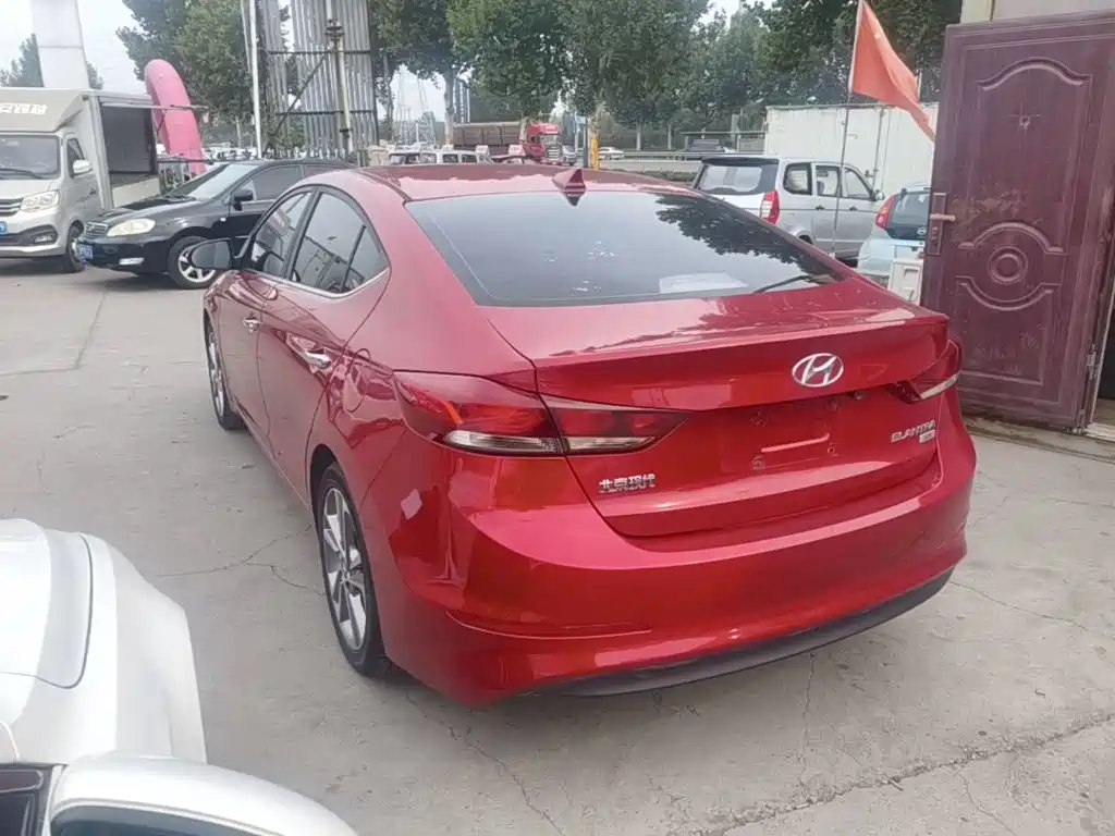 Hyundai Elantra — миниатюра 5