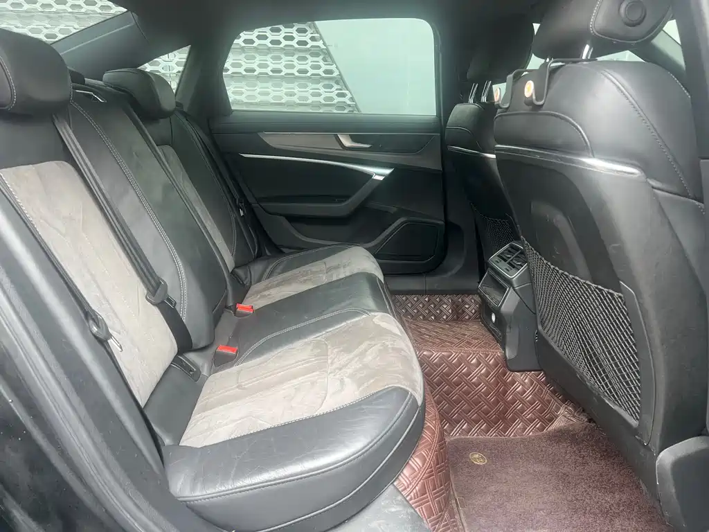 Audi A6L — миниатюра 10