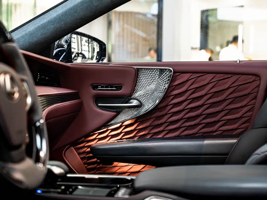 Lexus LS — миниатюра 21