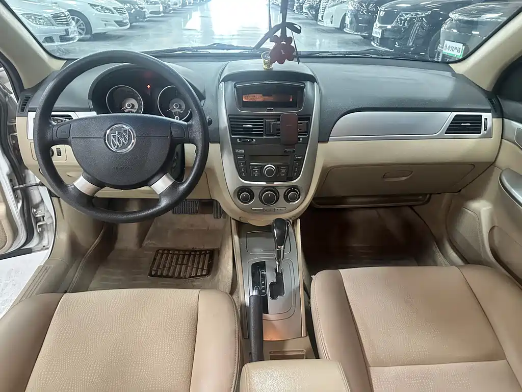 Buick Excelle — миниатюра 10