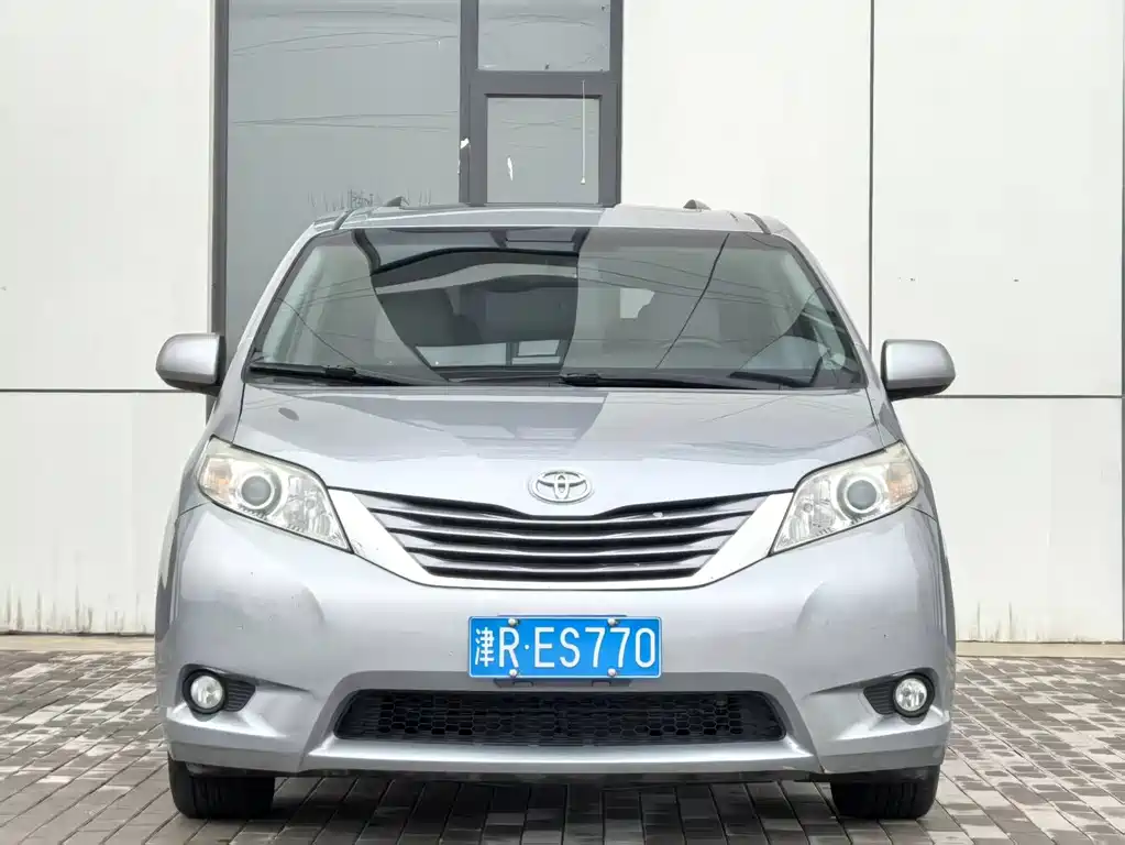 Toyota Sienna 2018