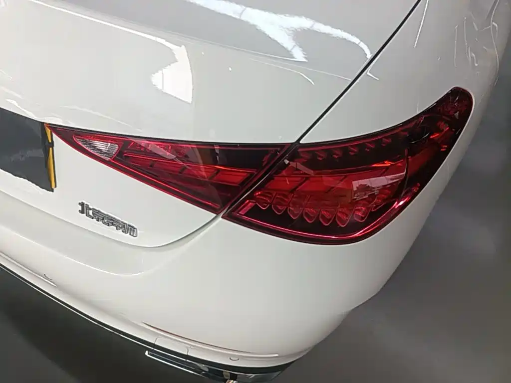 Mercedes-Benz C-Class — миниатюра 8