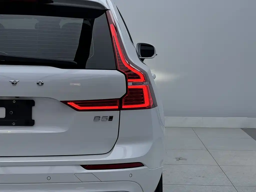 Volvo XC60 2023 B5 Luxury