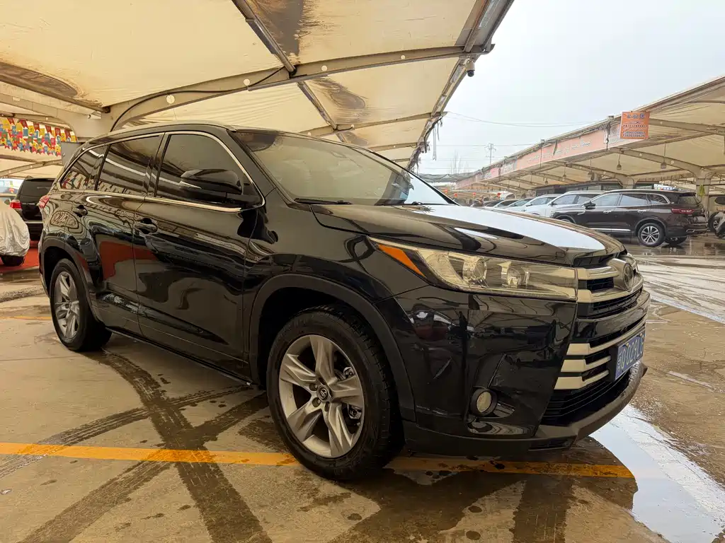 TOYOTA HIGHLANDER