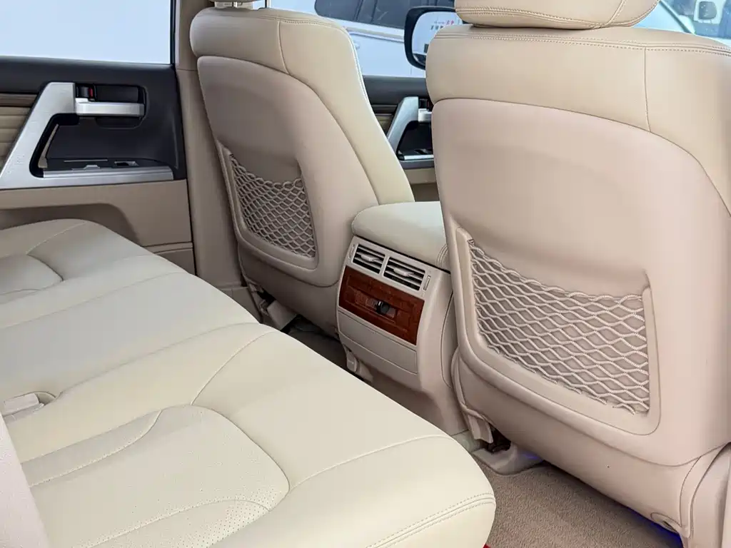 Toyota Land Cruiser — миниатюра 8