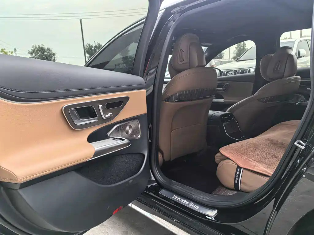 Mercedes-Benz E-Class — миниатюра 6
