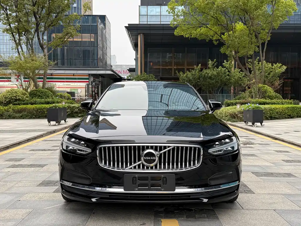 Volvo S90 — миниатюра 2