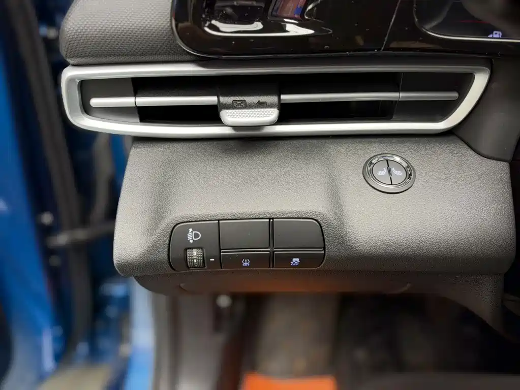 Hyundai Elantra — миниатюра 12