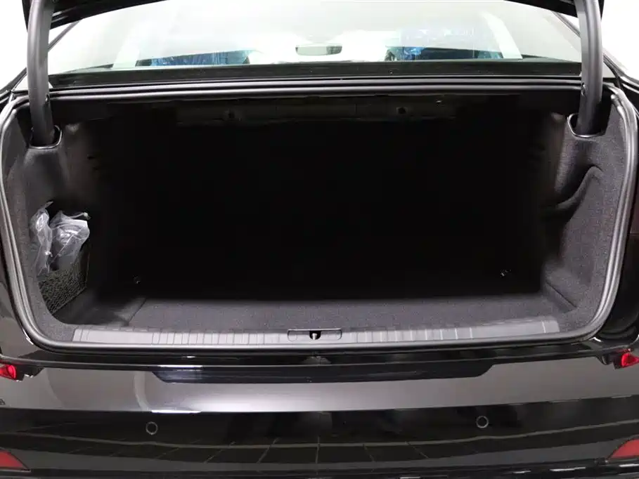 Audi A6L — миниатюра 18