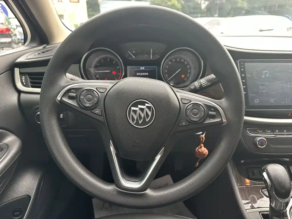 Buick Verano — миниатюра 12