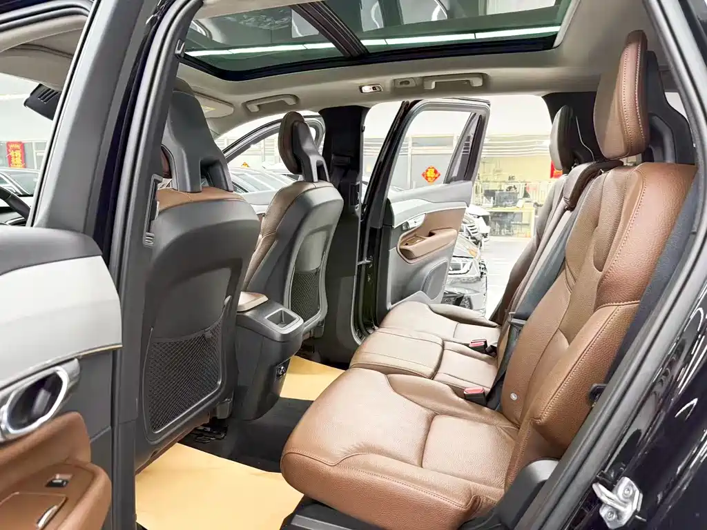 Volvo XC90 — миниатюра 8