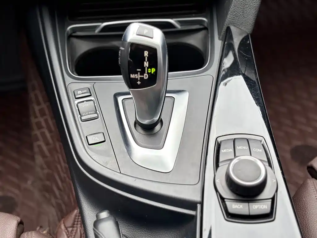 BMW 3 Series — миниатюра 10